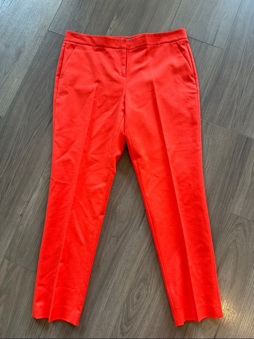 Vince Camuto orange pants slim cut. Size 10
